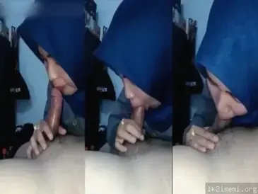 ABG Jilbab Polos Cicip Peju Nyepong Mulut