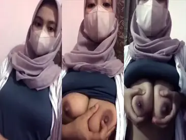 Bokep Indo Dapet Kiriman Pap Toket Gede Hijab poster