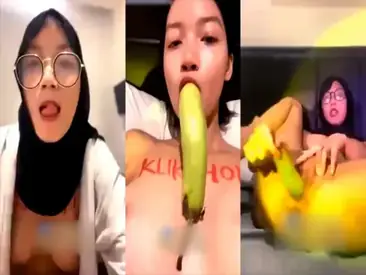 Bokep Indo Panya Hijab Live Colmek Pakai Timun poster