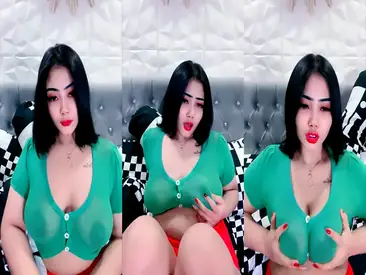 Bokep Live Sandra Toge Pamer Dada Cokelat Show Room poster