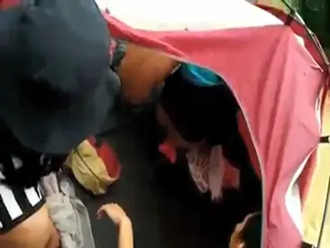 Gila Bener! Pasangan Ini Ketahuan Mantap Di Tenda poster